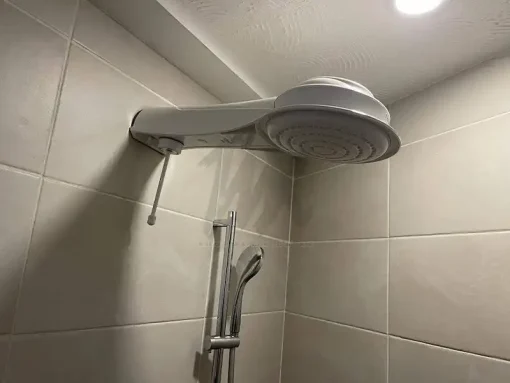 FAME Elegance Electronic Instant Shower Head
